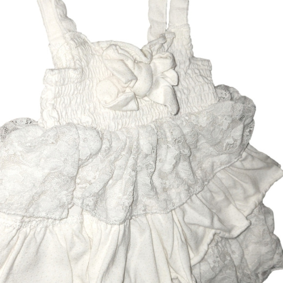 Little LASS White Multi-Tier Fabric and Lace Ruffle Tank with Bow - Picture 2 of 3